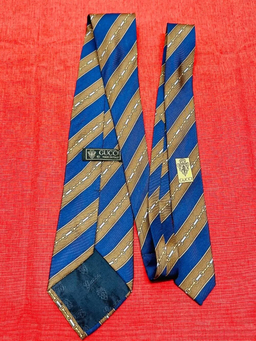 Classic Smooth Gucci Neck-Tie 100% silk blue brown gold striped, Italy Made ( 42